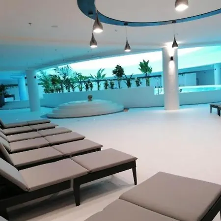Hanza Tower Gold - 24 Sauna & Jacuzzi & Pool Appartamento Stettino